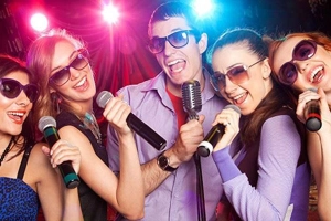 Việt Châu Karaoke - Ngô Quyền