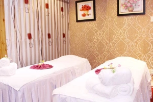 Việt Hồng Massage - Cách Mạng Tháng 8