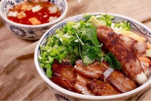 Viet Street - Món Ăn Đường Phố Việt Nam - Vincom Hạ Long