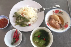 Vinh Hồng - Cơm & Phở Bình Dân