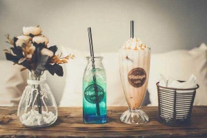 Vintage 198X - Book & Cafe