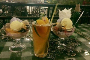 Vòm Cafe