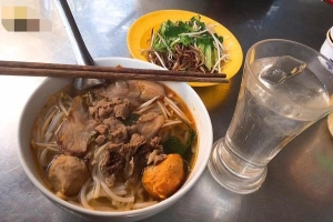 Quán Ăn Vũ Đức - Phở Bò & Bún Bò Huế