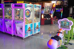 Vũ Trụ Game Center