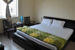 Y Tấn Tường Hotel