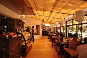 Zephyr Cafe & Restaurant