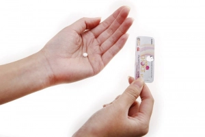 1 tháng dùng thuốc tránh thai khẩn cấp mấy lần?