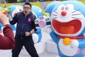 100 tượng Doraemon to bằng người thật ở Bắc Kinh