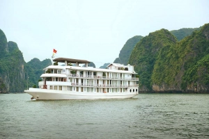 3N2Đ ở du thuyền La Vela Classic 4* + khách sạn Wyndham Legend Halong 5* chỉ 4.499.000 đồng/Khách