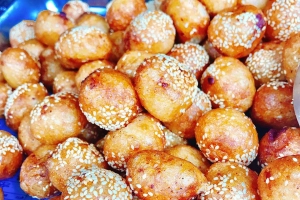 5 hàng bánh rán tuyệt ngon nên thử ngay khi vào phố cổ chơi nhân ngày mát trời