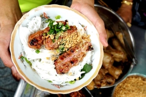 5 quán ăn ở Sài Gòn nổi danh từ gánh hàng rong
