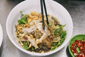 7 quán bún, miến ngan trộn không thể không biết để chống chọi với mùa nóng Hà Nội oi bức
