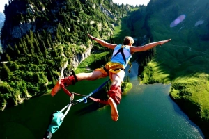 8 địa điểm nhảy bungee mạo hiểm nhất thế giới