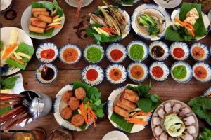 Ăn &#8220;cơm nhà&#8221; ở ngoài hàng: Ai cũng thử một lần khi ghé Sài Gòn