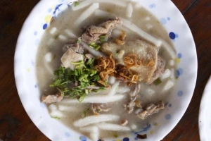 Ăn bánh canh bột xắt thịt vịt xứ dừa