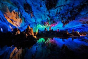 Ánh sáng huyền ảo bên trong hang ở Quế Lâm
