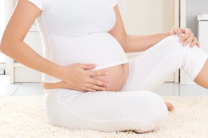 Bà bầu bị đầy bụng kéo dài điều trị như thế nào?