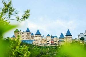 Bà Nà Hills Fantasy Park - Nơi sống lại những năm tháng tuổi thơ