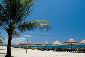 Bãi biển Cửa Đại được đánh giá có chi phí rẻ nhất thế giới