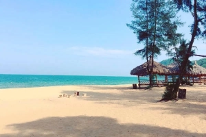Bãi Đông - điểm đến mới nổi đang hot ở miền Bắc hè này