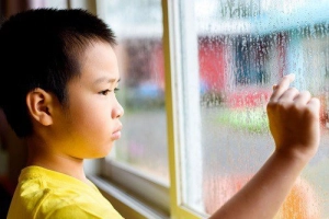 Bấm huyệt chữa chậm nói có hiệu quả không?
