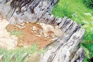 Bản đồ Tổ quốc bằng đá ở Cổng trời