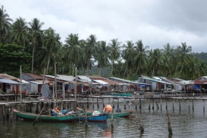 Băng rừng nguyên sinh tìm làng chài Rạch Vẹm ở Phú Quốc