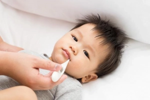 Bé bị sốt nên ăn gì?