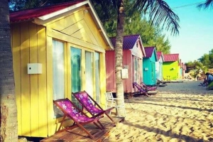 Beach Huts - Những ngôi nhà đầy màu sắc ở Coco BeachCamp