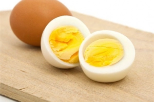 Bị mỡ máu cao có ăn trứng được không?