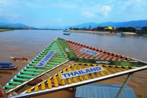 Biên giới lạ lùng giữa các quốc gia