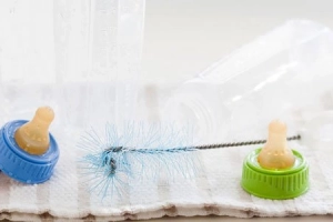 Bình sữa bằng nhựa có an toàn cho trẻ không?