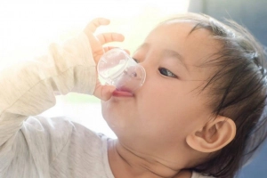 Bổ sung kẽm và sắt cho bé cùng nhau được không?