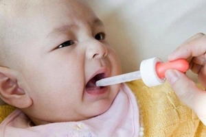 Bổ sung Vitamin D cho trẻ bú sữa mẹ