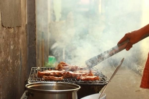 Bữa sáng trong hẻm đậm chất Sài Gòn