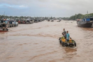 Buổi sáng trên chợ nổi Cái Răng