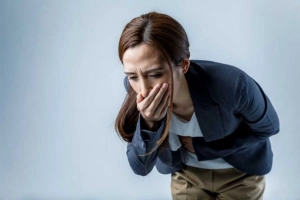 Buồn nôn trong/ sau chu kỳ kinh có sao không?