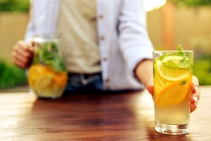 Các đồ uống chứa nhiều năng lượng như soda