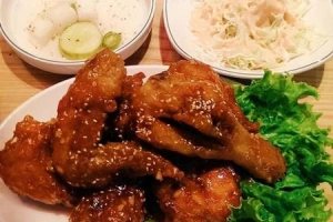 Các quán gà Hàn Quốc đang &#8216;làm mưa làm gió&#8217; ở Hà Nội