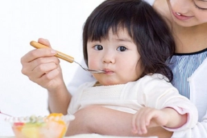 Các quy tắc ăn uống cho trẻ ăn dặm