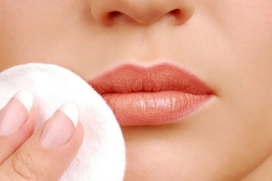 Cách chăm sóc môi sau phun xăm để tránh bị nhiễm trùng