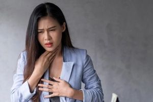 Cách chữa mất giọng cho người phải nói nhiều