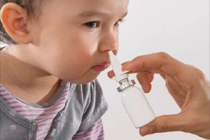 Cách dùng thuốc xịt mũi an toàn cho trẻ