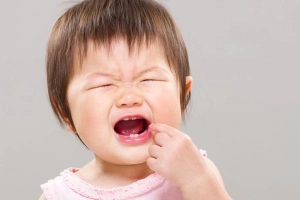 Cách giảm đau khi mọc răng cho bé