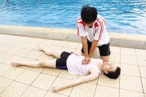 Cách hồi sức tim phổi tại chỗ cho người chấn thương, nhồi máu cơ tim, điện giật, đuối nước