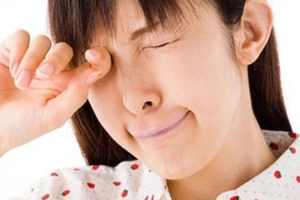 Cách khắc phục mủ trong lẹo mắt dứt điểm như thế nào?