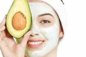 Cách làm mặt nạ bơ trị mụn