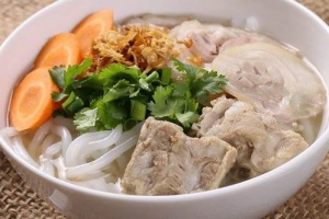 Cách nấu bánh canh sườn heo thơm ngon đãi cả nhà vào cuối tuần