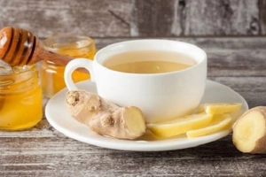 Cách pha nước gừng giảm đau bụng kinh