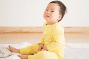 Cần làm gì nếu trẻ tiếp xúc phải chất độc?